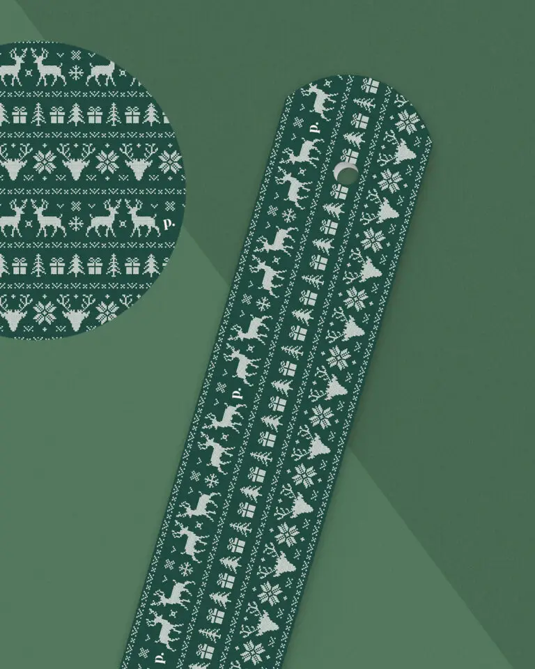 peakpup pupon für Unique Design Hundehalsband - Winterkollektion - Rudolf Sweater Dunkel Design